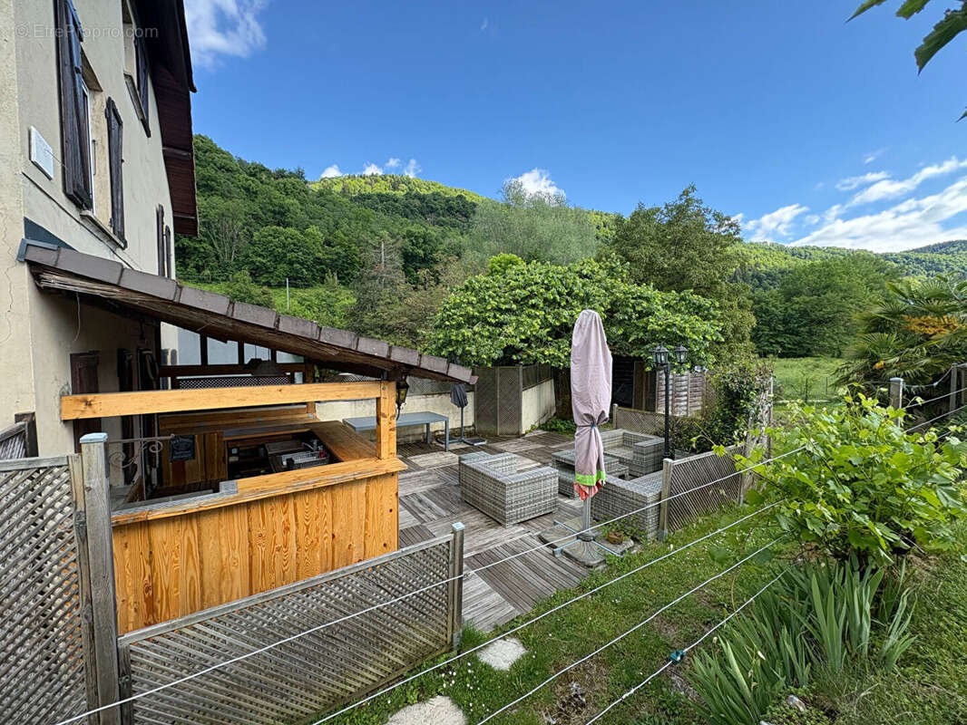 Maison Saint Beron 5 pièces 118m² avec terrain garage et dépendances - photo 3