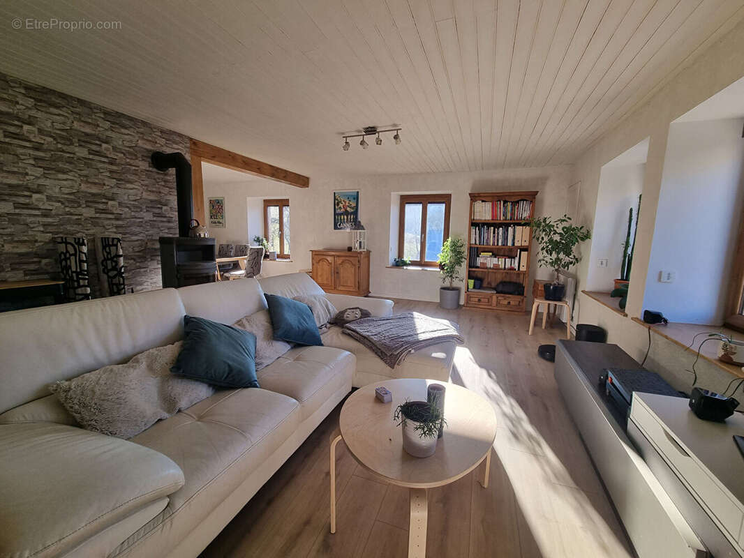 Maison à HAUTERIVE-LA-FRESSE