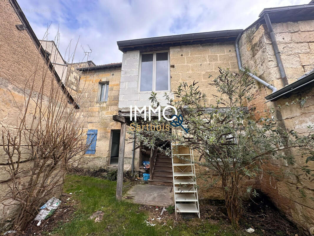 Maison à LA CHARTRE-SUR-LE-LOIR