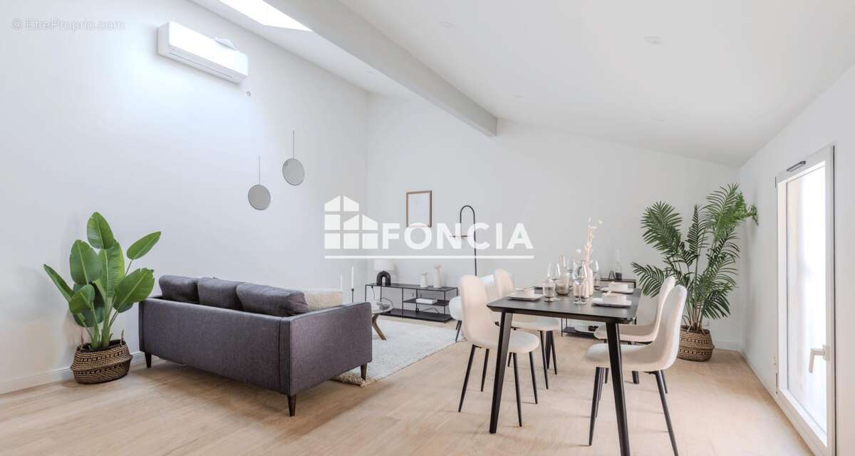 À VENDRE : CHARTRONS - Charmant T2 de 49 m², entièrement rénové, au 2ème et dernier étage d'un immeuble lui aussi rénové - photo 6