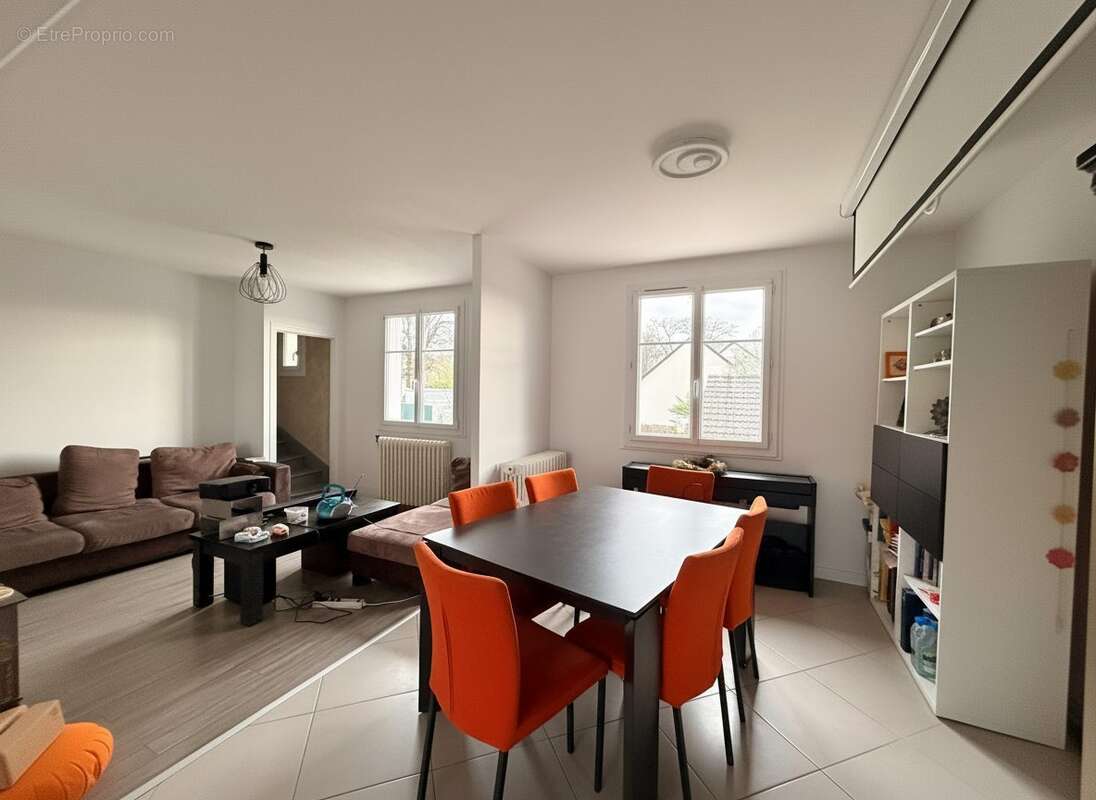 Maison à MONTS