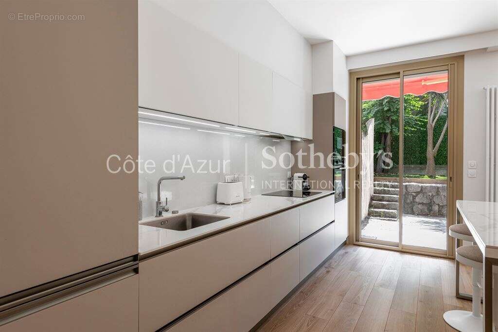 Nice, Le Port : Appartement 86 m² avec jardin privatif - Boulevard Franck Pilatte - photo 7
