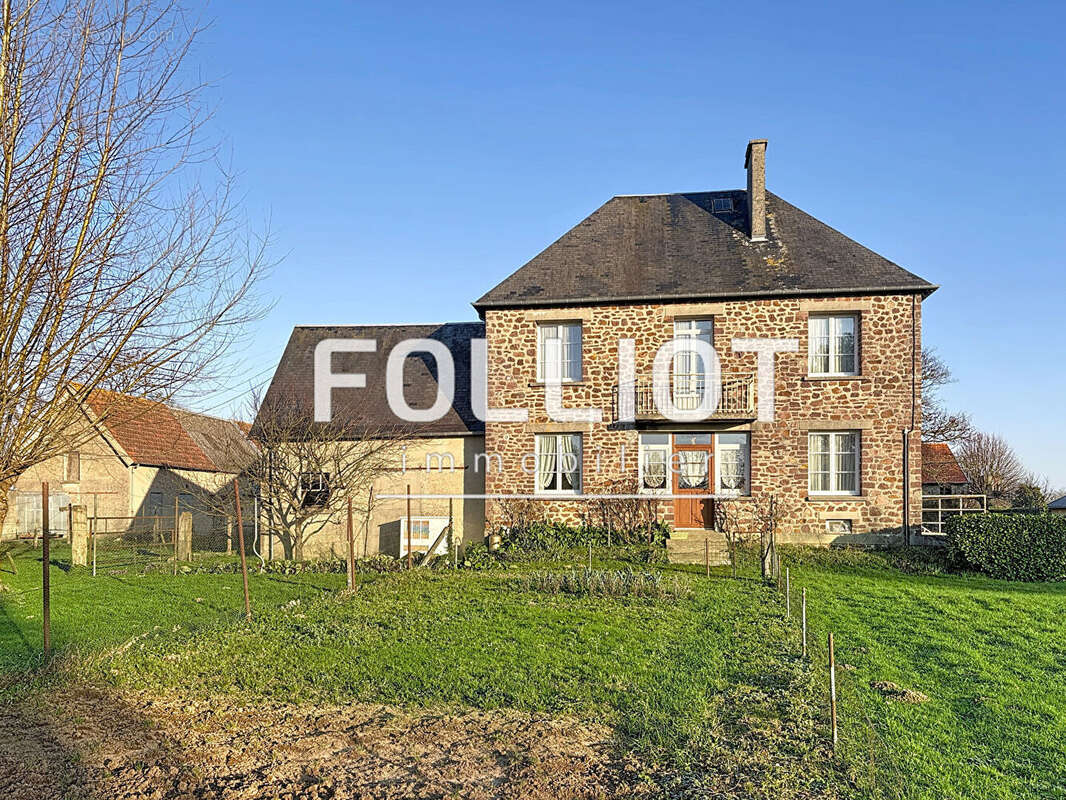 Maison à LE MESNIL-ROUXELIN