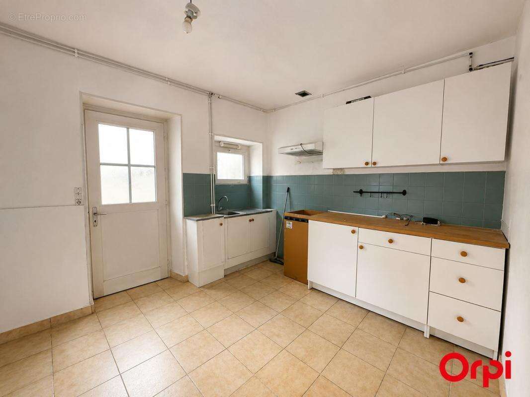 Maison de ville à vendre – 2 chambres – Idéal premier achat ou investissement - photo 2