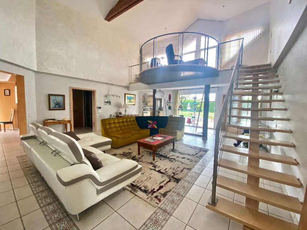 Maison individuelle F6 de plain pied avec piscine - photo 2