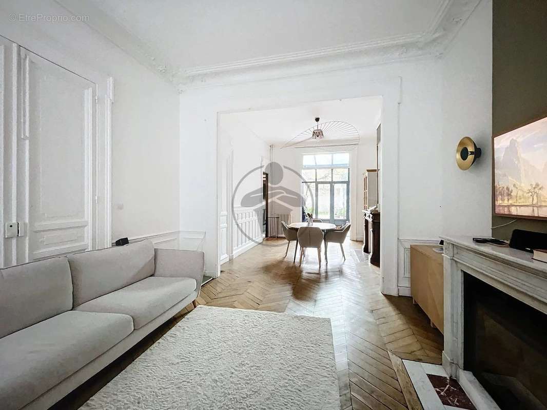 Maison à SAINT-QUENTIN