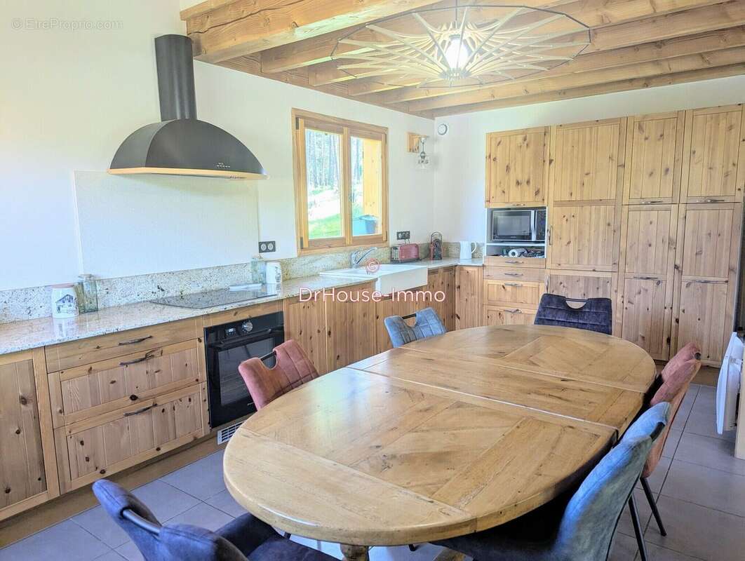 Maison à LES ANGLES