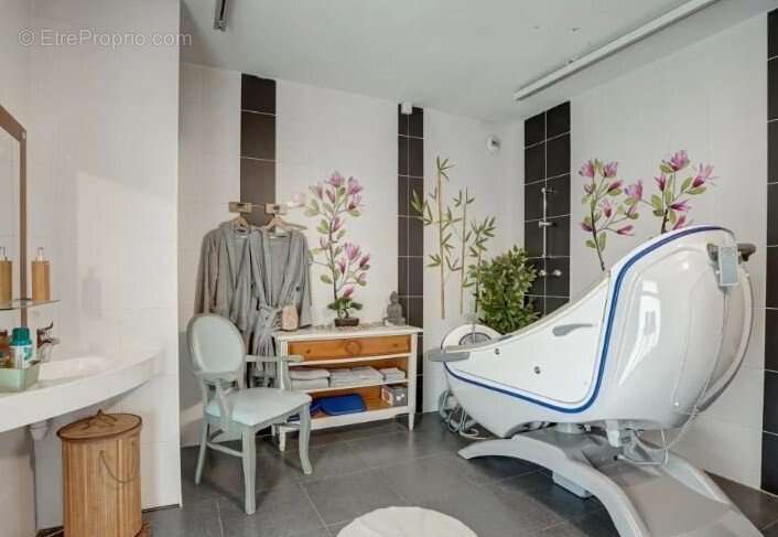 Investissement locatif  saint victoret  résidence ehpad la filosette  6.02 % de rentabilité - photo 6