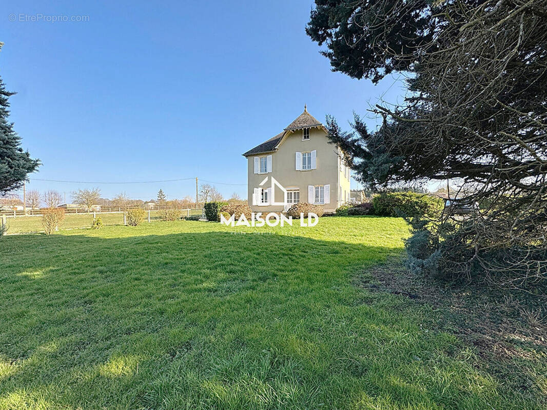 Maison à SAINT-PIERRE-SUR-DIVES