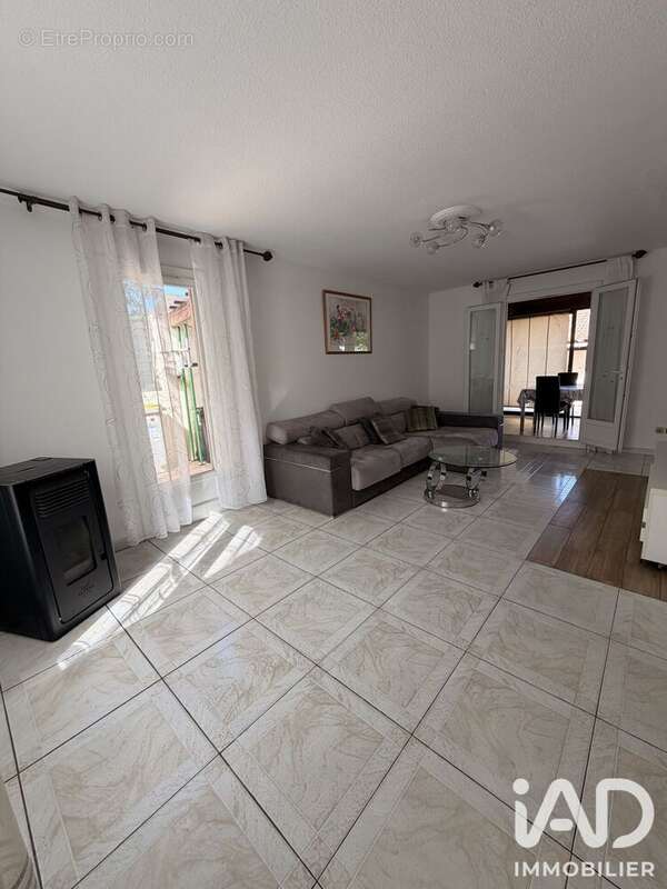 Maison 94 m² à Vitrolles  - photo 2