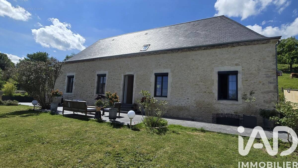 Photo 1 - Maison à LA FERTE-BERNARD