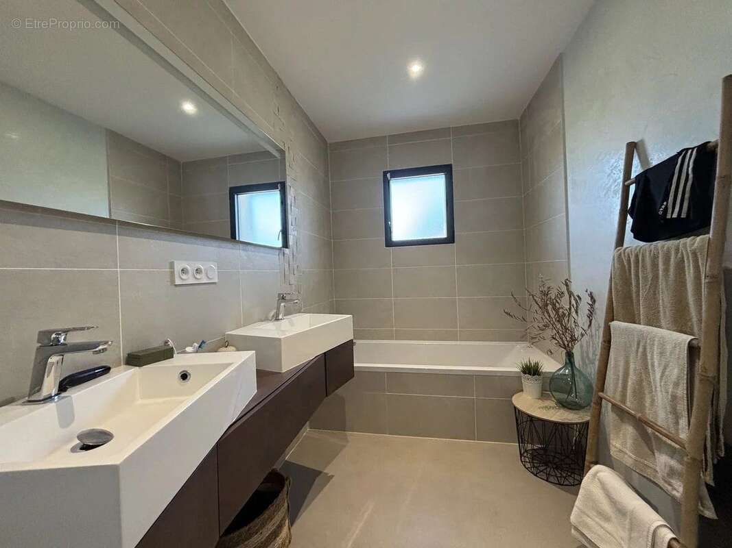 Maison à CASTELJALOUX