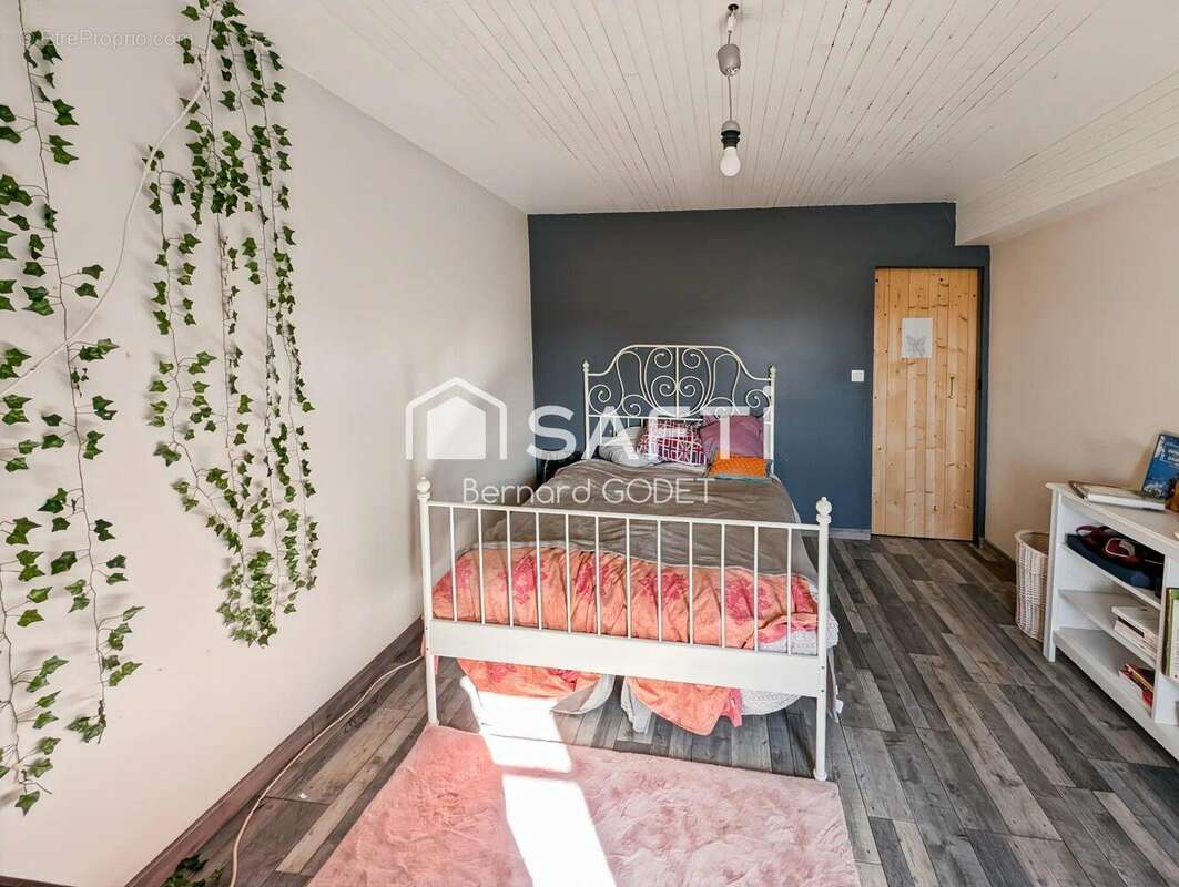 Photo 9 - Maison à LES ADJOTS