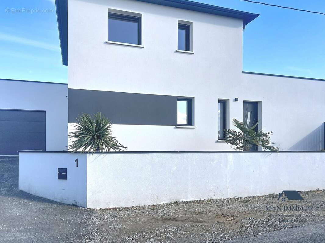 Maison à POMMERET