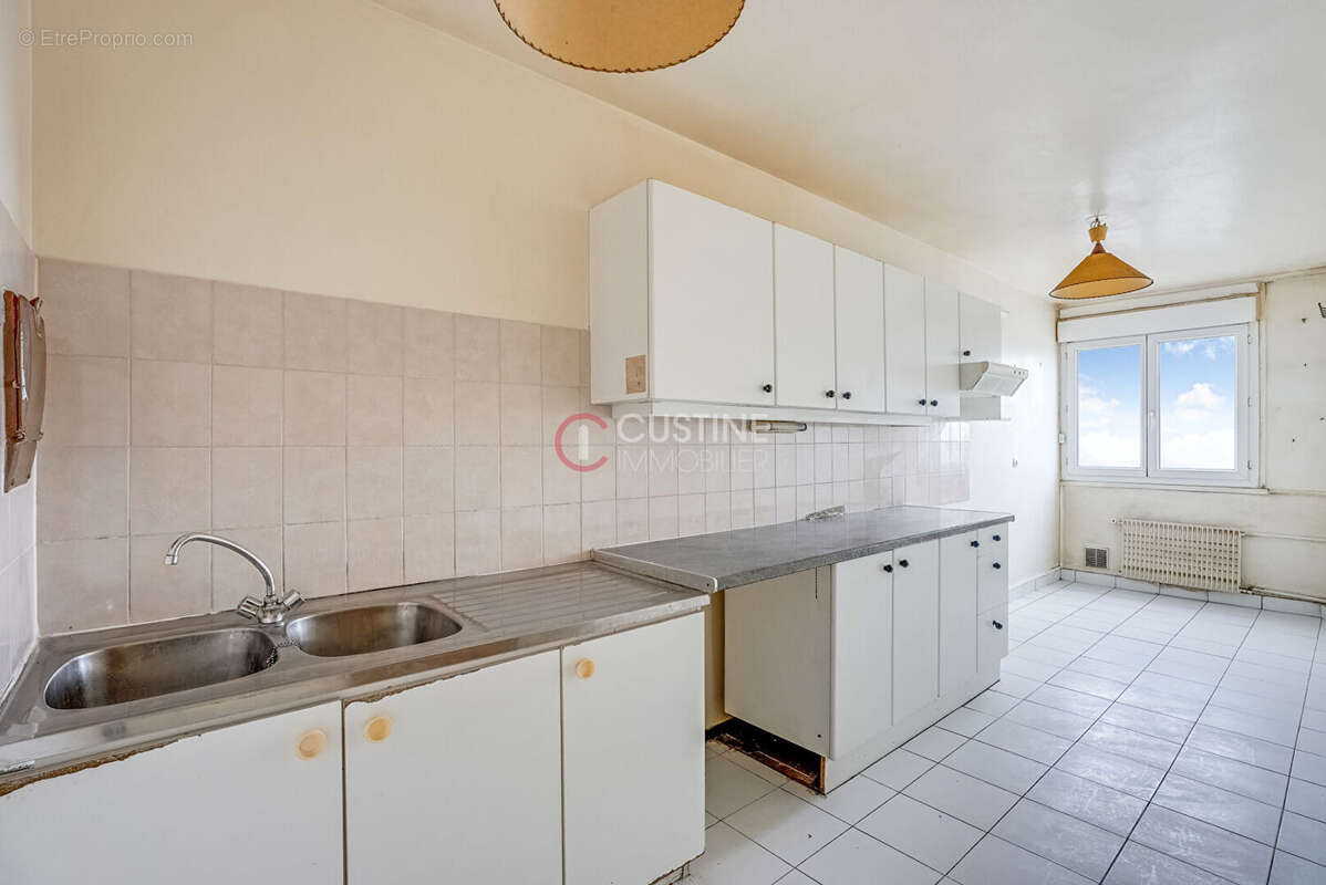 Appartement à PARIS-14E