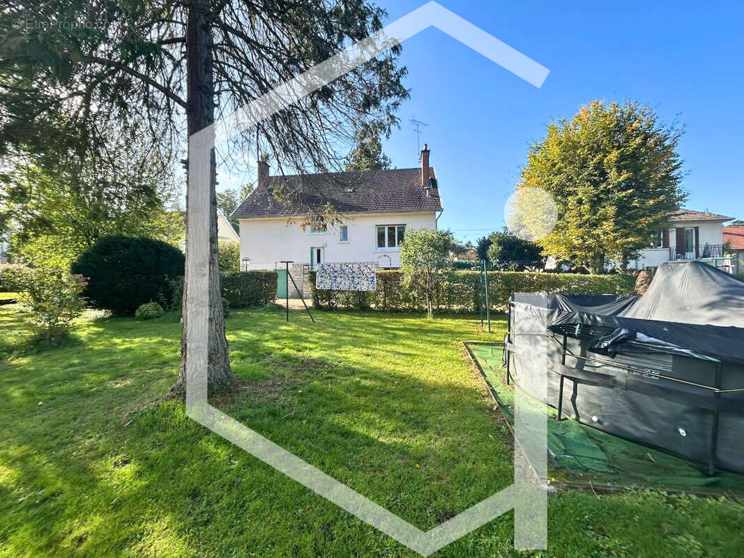 Maison à COSNE-COURS-SUR-LOIRE