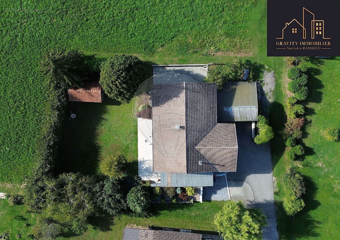 Maison à SCIENTRIER