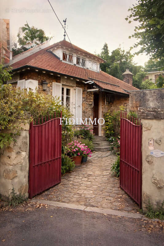 Maison à CHENNEVIERES-SUR-MARNE