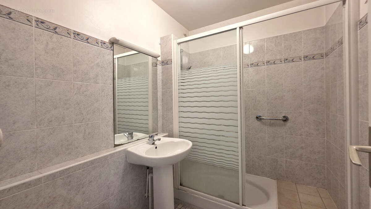 Appartement T3 avec parking et cave à Caudéran - photo 7