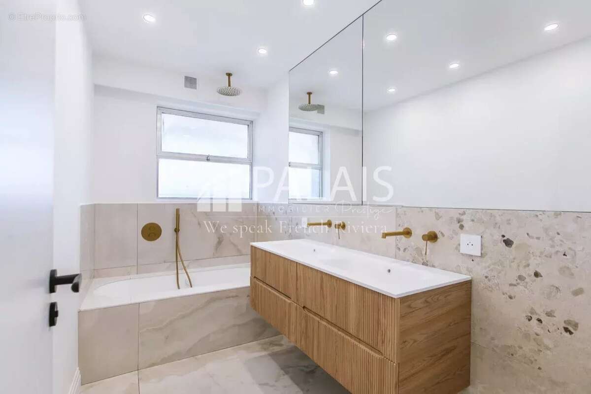Appartement à VILLENEUVE-LOUBET