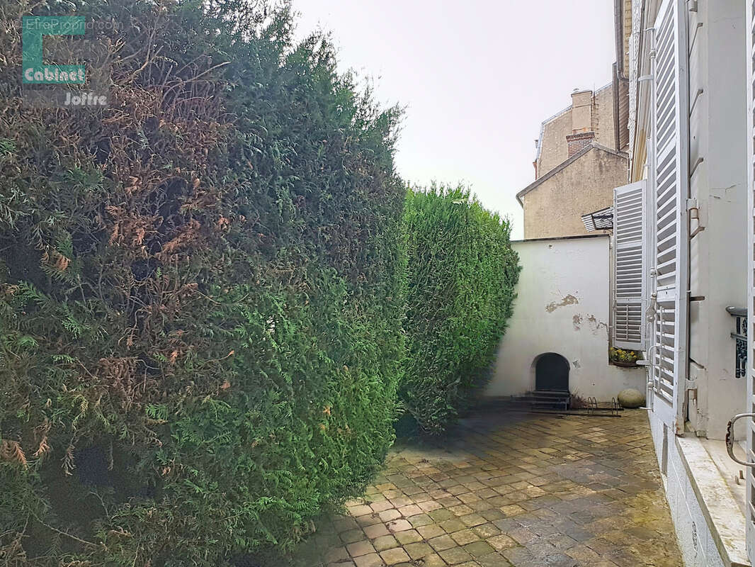 Maison à FONTAINEBLEAU
