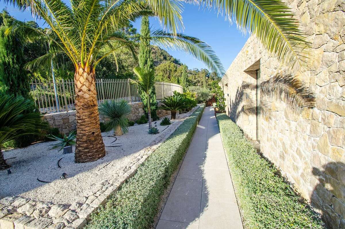 Maison à THEOULE-SUR-MER