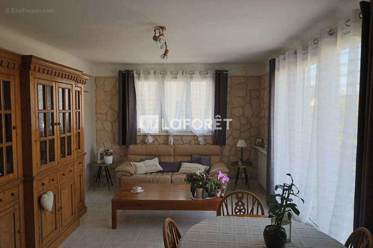 Maison à OZOIR-LA-FERRIERE