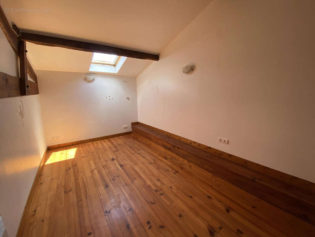 ch 4 - Maison à LAPRADE