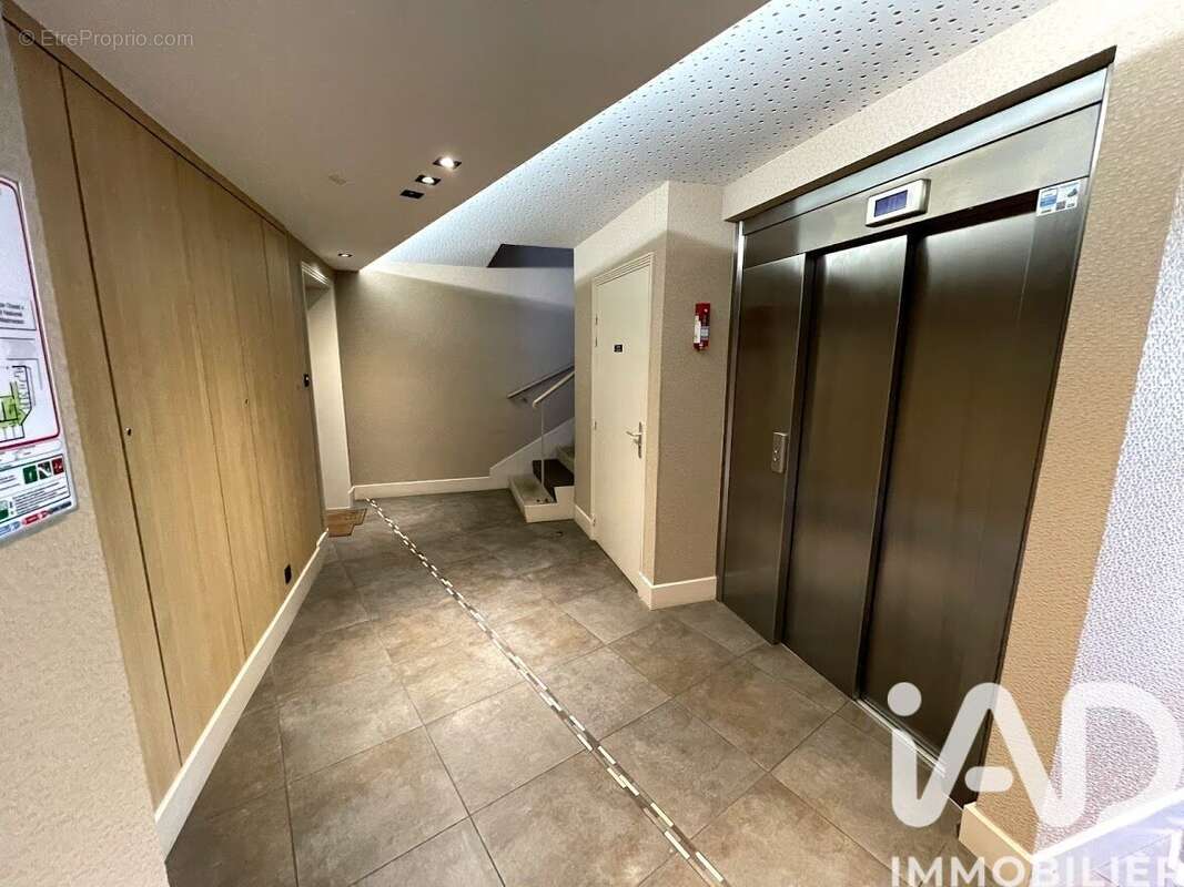 Photo 2 - Appartement à RUEIL-MALMAISON