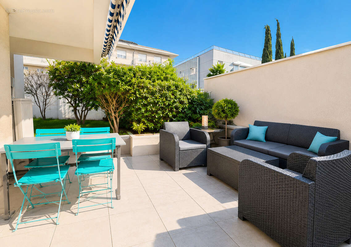 83600 frejus plage appartement f2 en rez de jardin garage piscine - photo 2