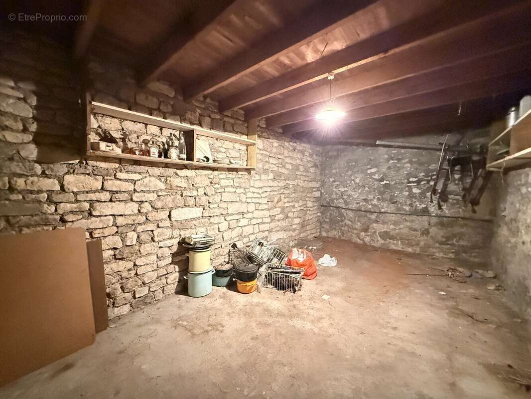 Maison à SALLES-DE-VILLEFAGNAN