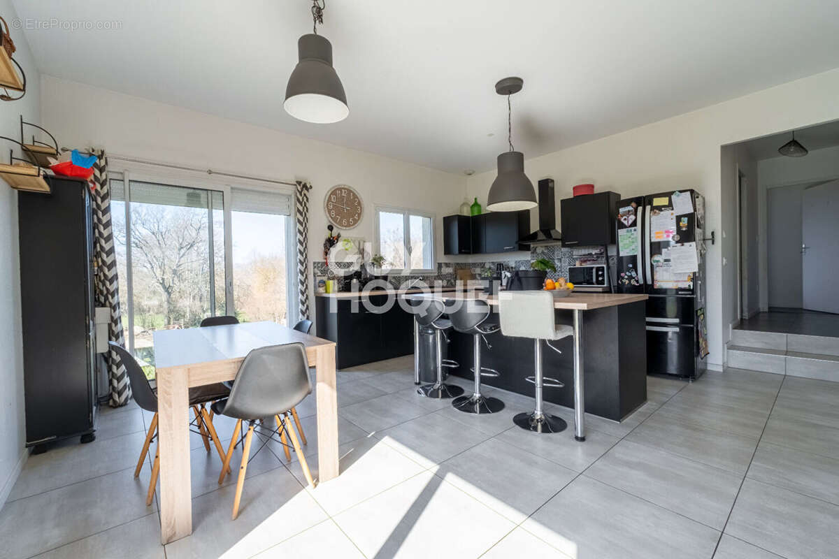 Maison à CHARBONNIERES-LES-VIEILLES