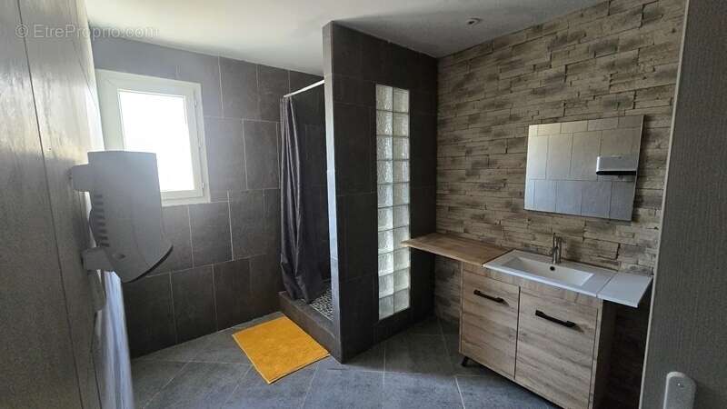 Maison à VILLEMOUSTAUSSOU