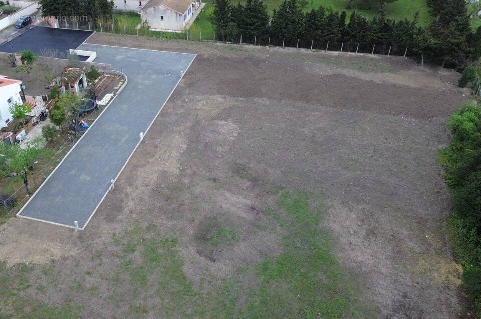 Terrain à LEZIGNAN-CORBIERES