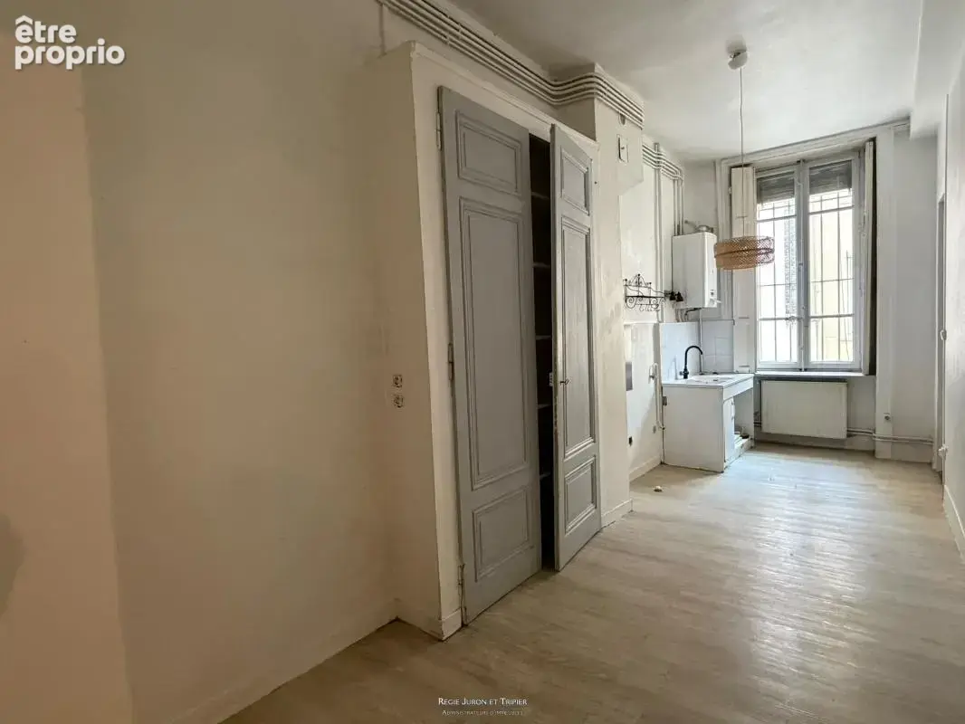 F4 - 143 m² - Rue Duhamel- 69002 Lyon - photo 4