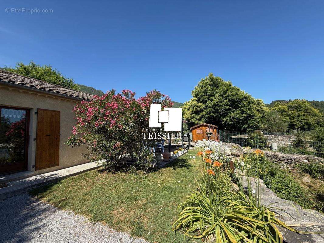 Maison à GRAVIERES
