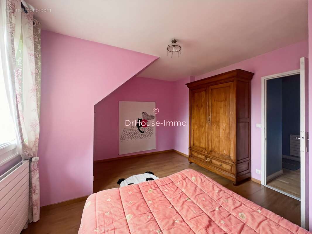 Maison 131 m² à La Chapelle-Du-Bois  - photo 33
