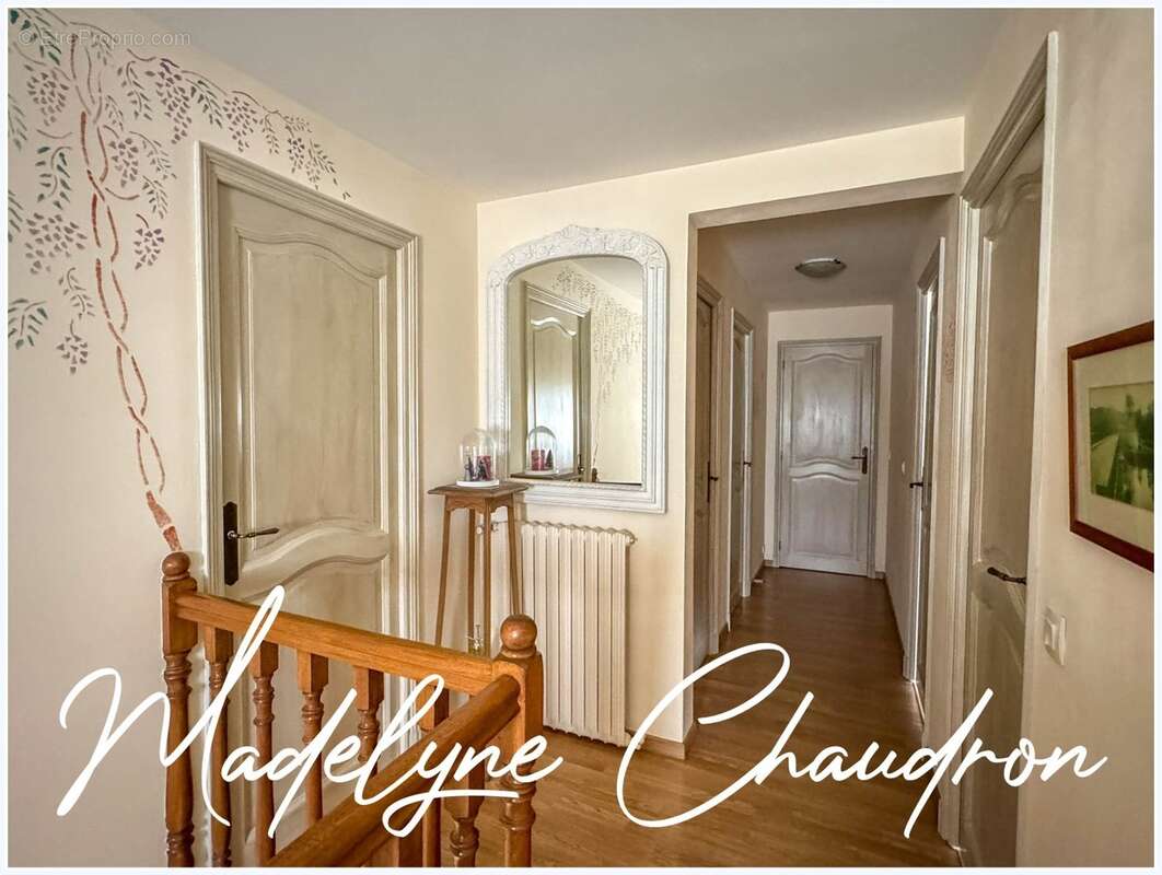 BOURAY-SUR-JUINE – Maison de caractère rénovée – DPE C – Vie de plain-pied – Jardin de plus de 1 000 m² – 4 à 6 chambres - photo 10