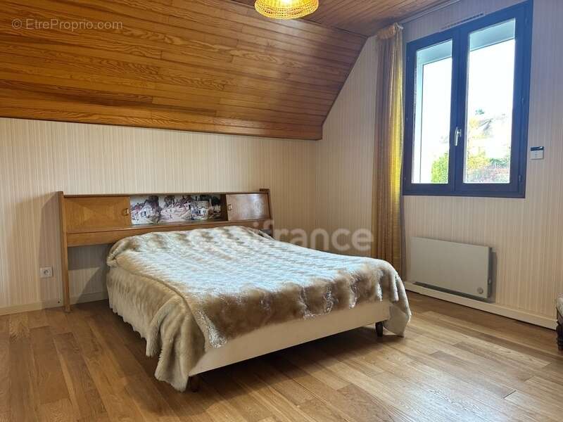 Maison à SAINT-BRIS-LE-VINEUX