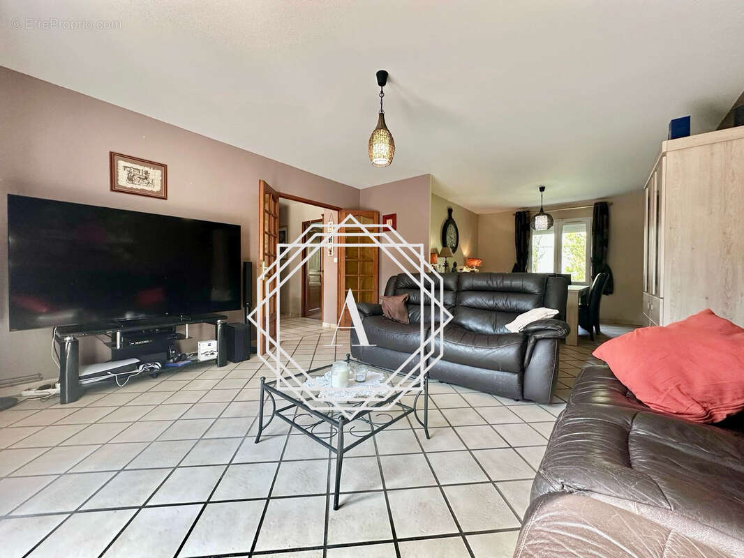 Maison à SAINTE-GENEVIEVE