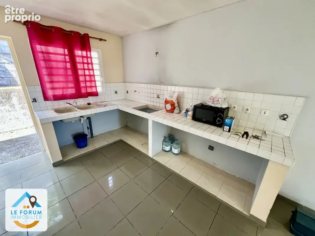 Saint pierre 97410 - villa f4 de plain pied - lumineuse - habitable de suite  - secteur calme - photo 2