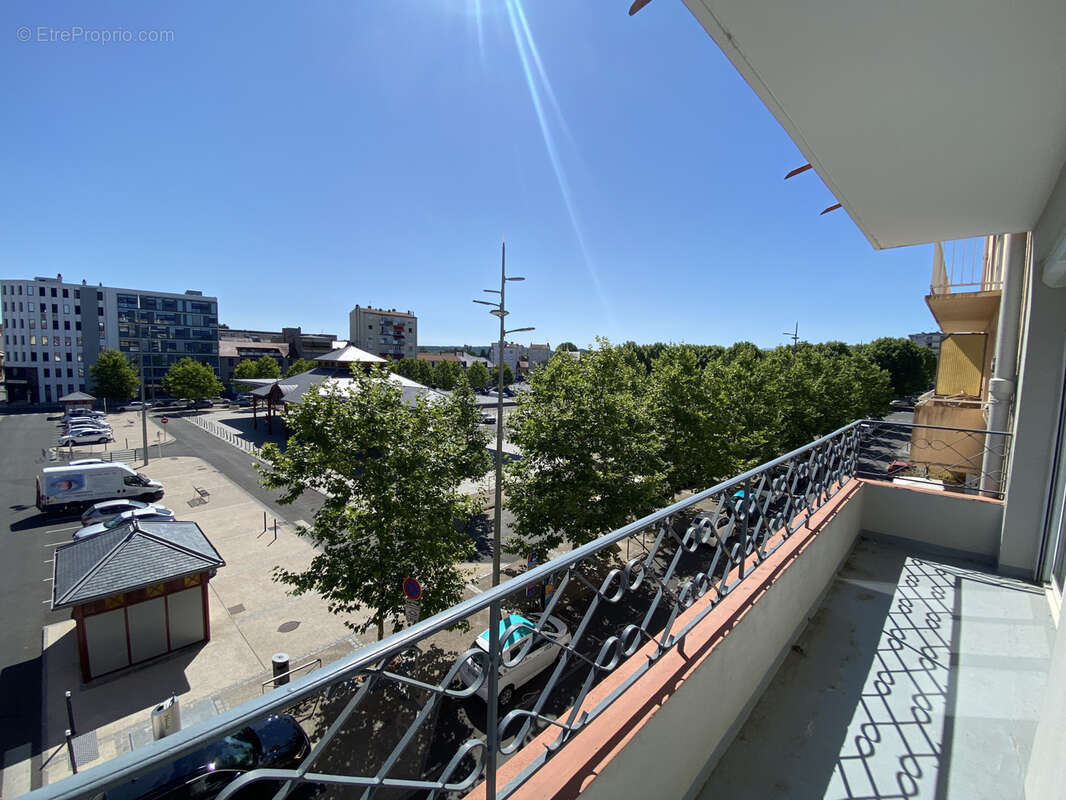 Appartement T2 place du foirail Tarbes - photo 9