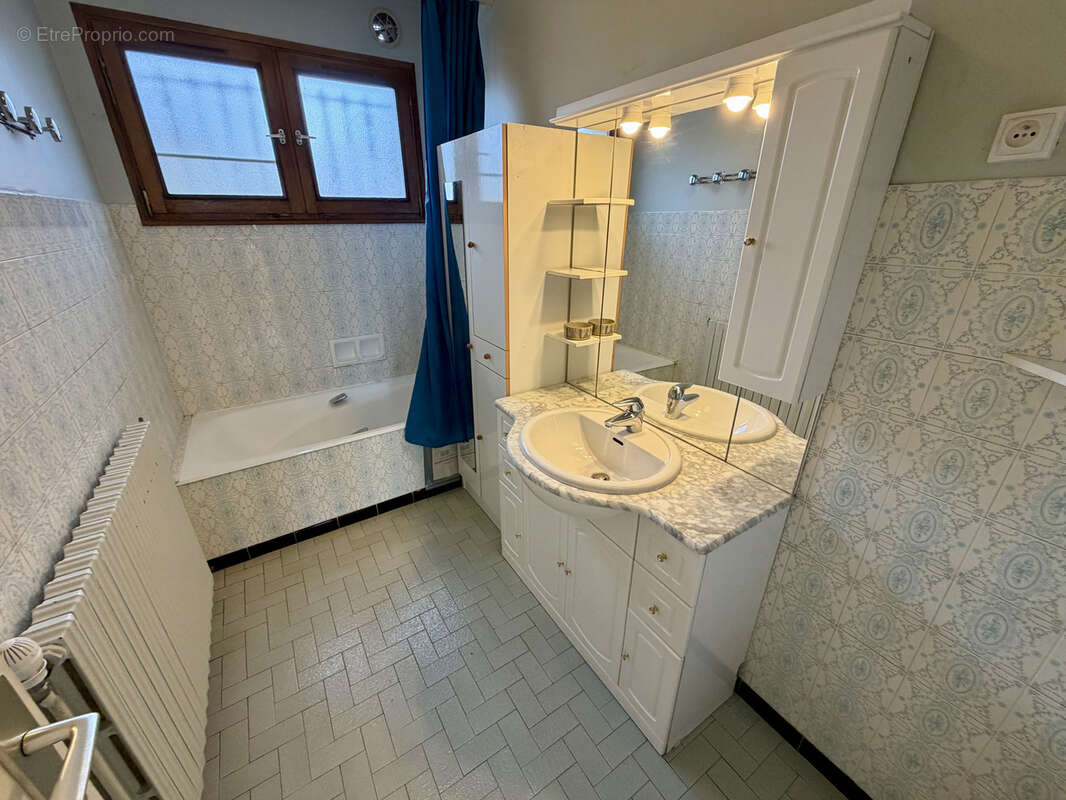 Maison à SAINTE-HELENE-SUR-ISERE