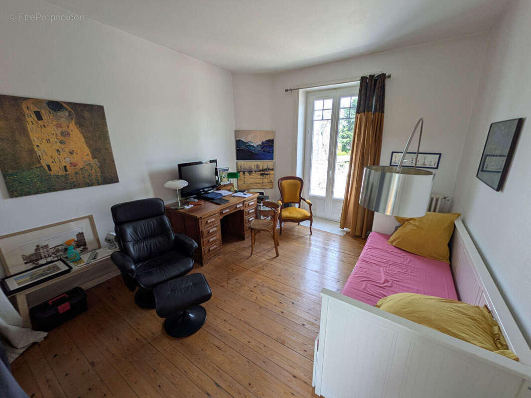 Maison à COMMELLE-VERNAY