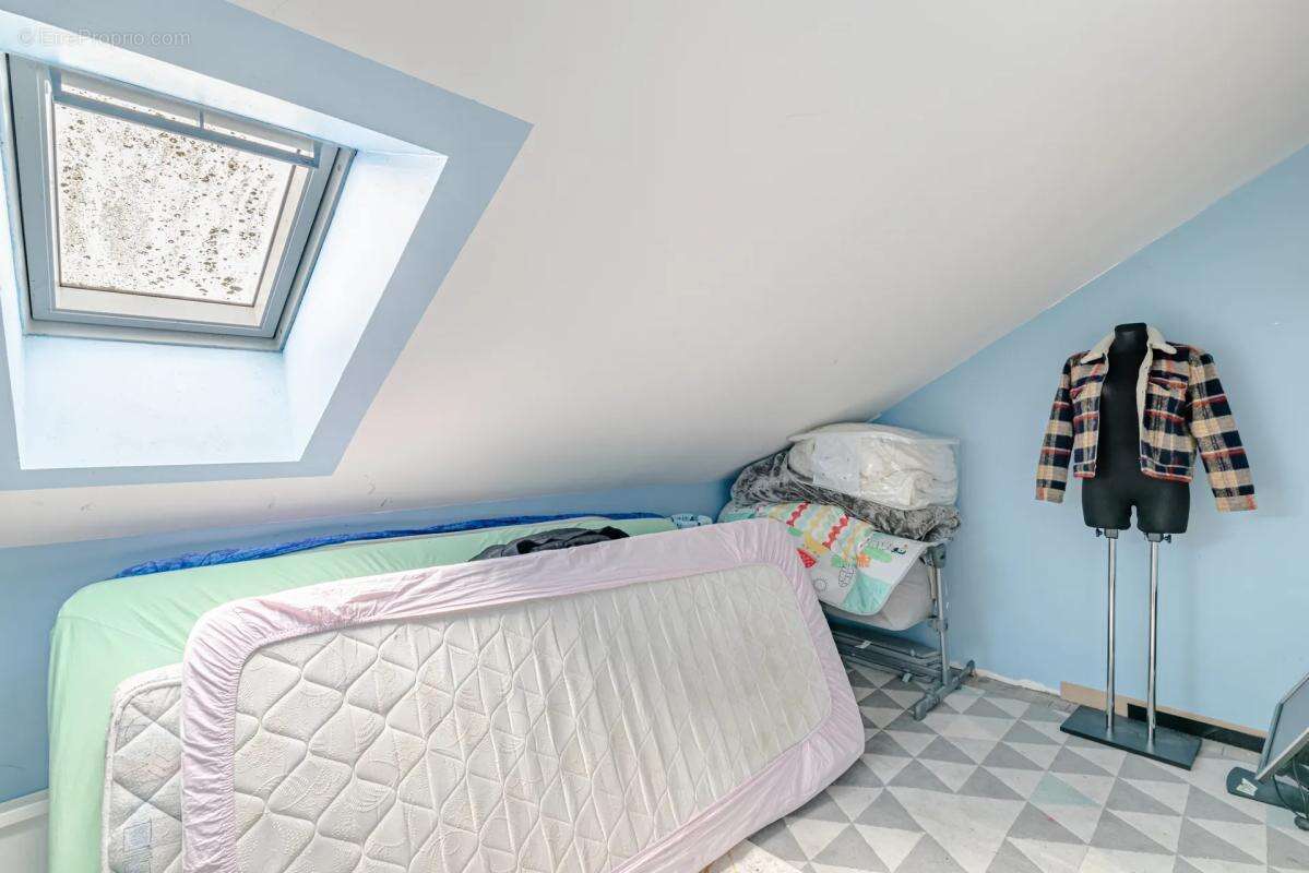 Maison à LE THILLAY