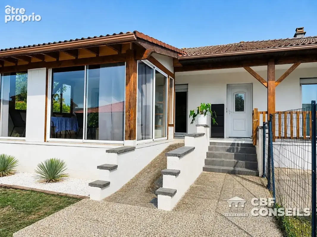 Maison 6 pièces 99 m² à vendre à Entraigues (63720) - photo 4
