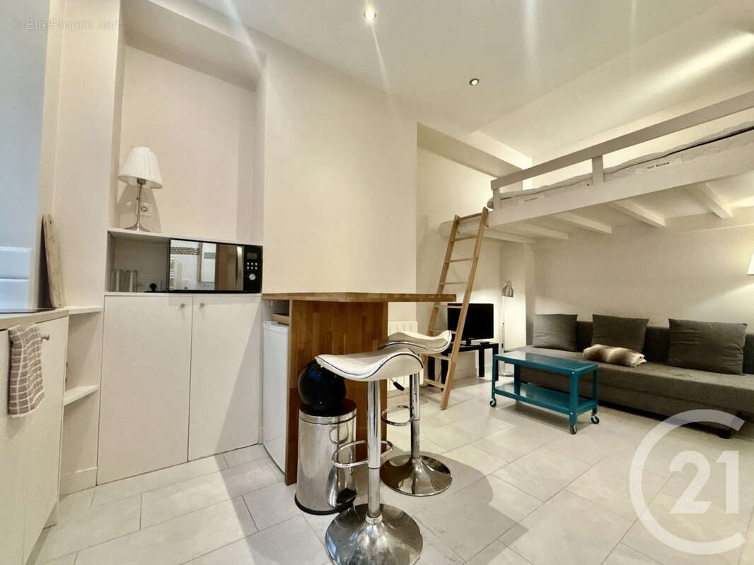 Appartement à PARIS-17E