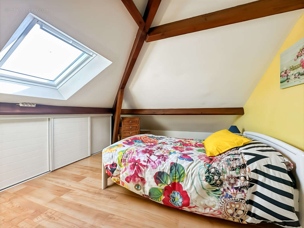 Maison à VERRIERES-LE-BUISSON