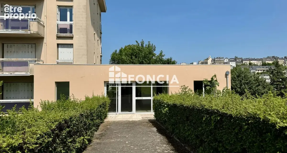 Local commercial libre sur deux niveaux de 190m2 - Quartier Saint Eloi - photo 4