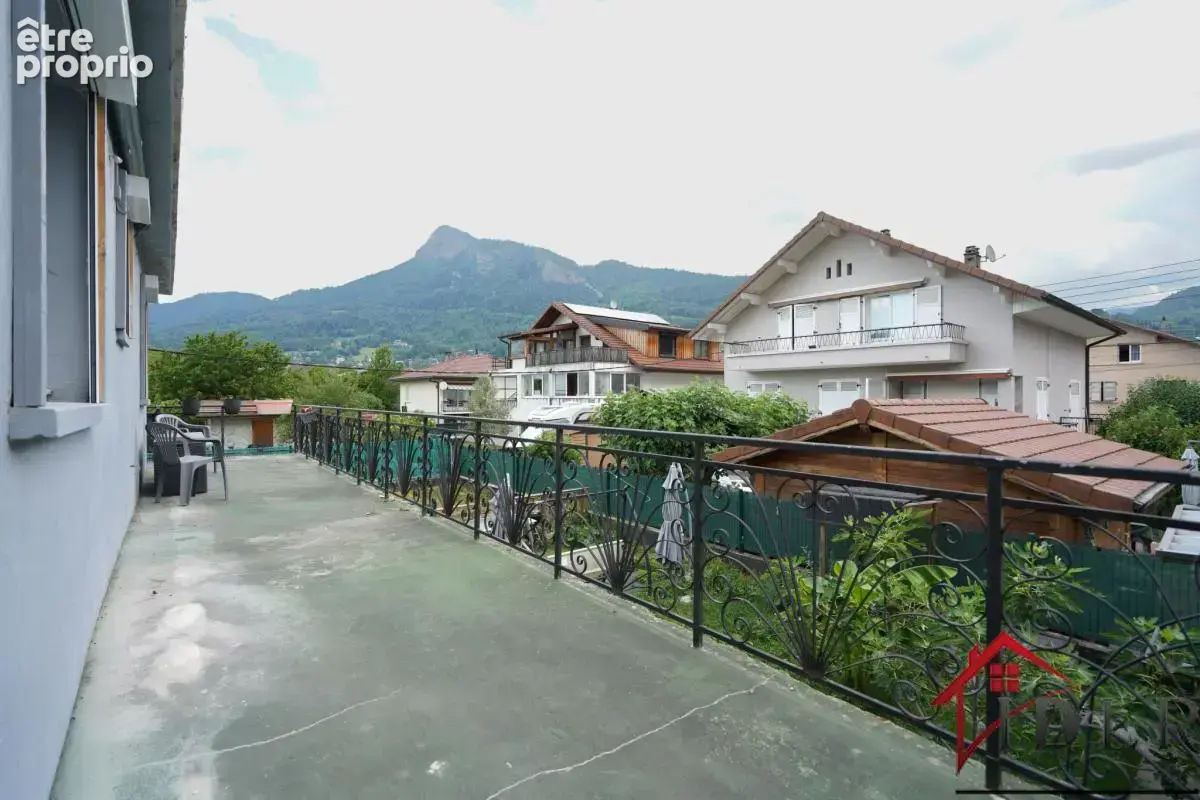 À Cluses La Sardagne, T4 avec terrasse et jardin - photo 2